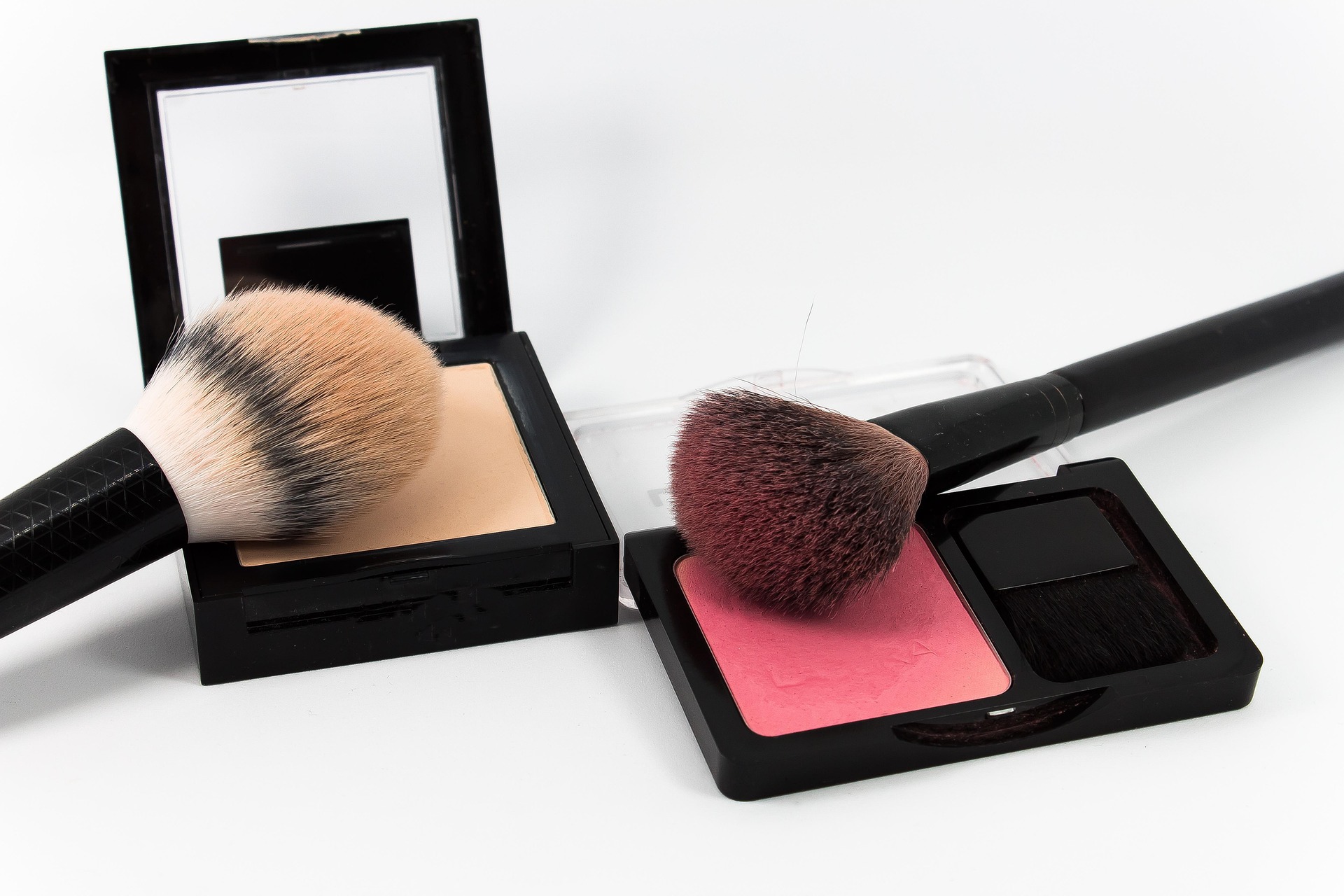 make-up-4093535_1920